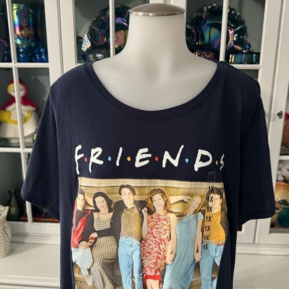 F•R•I•E•N•D•S T-Shirt Size 1X - Picture 2 of 7
